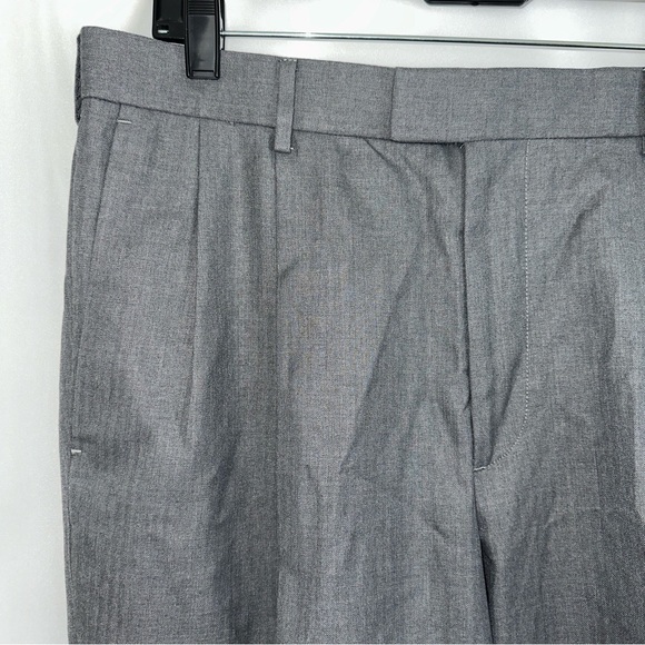 Men’s Dockers Gray Cuffed Slacks Size 34 x 32 - Picture 2 of 5